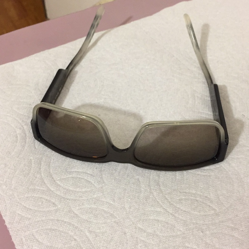BURBERRY sunglass - Picture 8 of 8